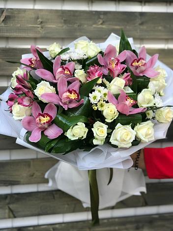 Букет цветов из: Розы и Хризантемы в Дмитриеве