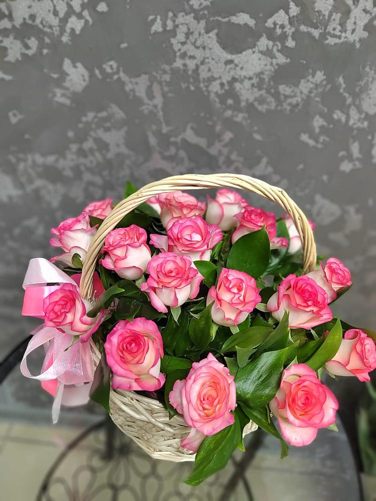 Цветочная композиция из Розы в корзине в Дмитриеве