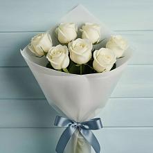 Букет 7 Белых роз Эдлесс Лав в Дмитриеве