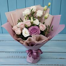 Букет цветов из:  Розы и Лизиантусы в Дмитриеве