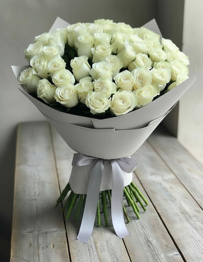 Букет 35 Белых роз в Дмитриеве
