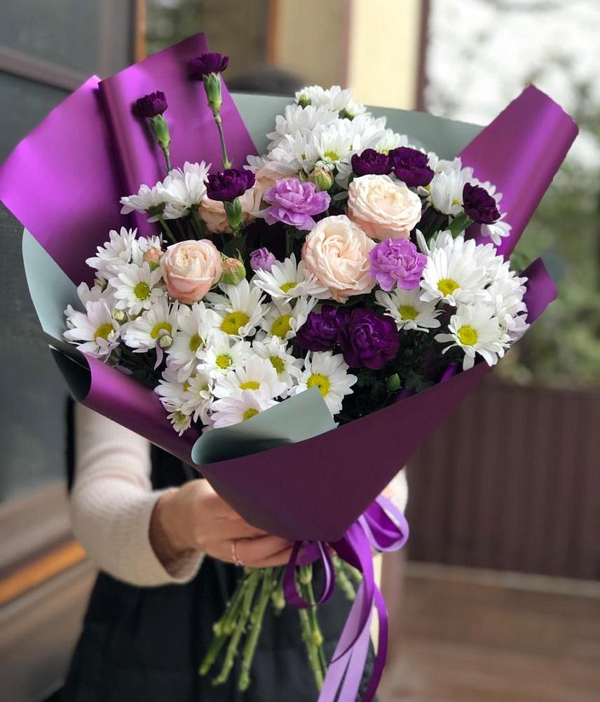 Букет цветов из: Хризантемы, Гвоздики и Розы в Дмитриеве