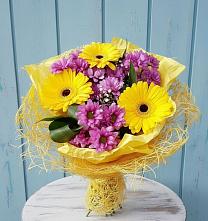 Букет цветов из:  Хризантемы и Герберы в Дмитриеве