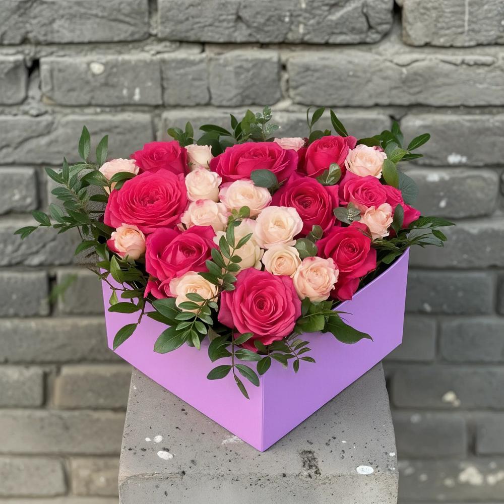 Цветочная композиция из Розы в коробке в Дмитриеве