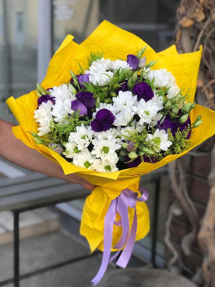 Букет цветов из: Ирисы, Хризантемы и Ромашки в Дмитриеве