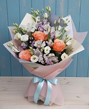 Букет цветов из:  Лизиантусы, Розы, Альстромерии и Гипсофила в Дмитриеве