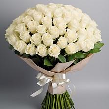 Букет 101 беля роза Белоснежка в Дмитриеве