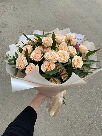 Букет Кремовые розы Латте в Дмитриеве