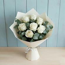 Букет Белые розы в Эвкалипте в Дмитриеве