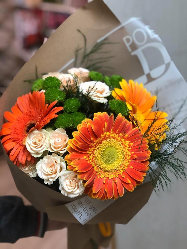 Букет цветов из: Герберы, Хризантемы и Розы в Дмитриеве