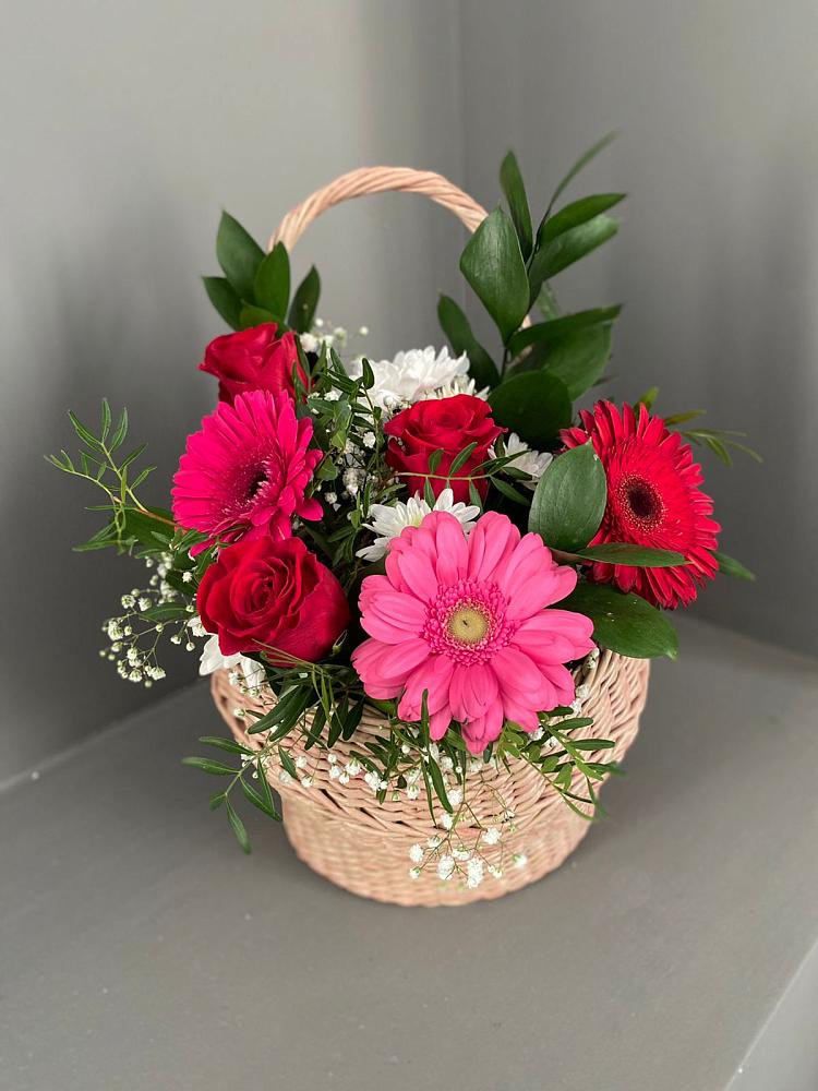 Цветочная композиция из Розы, Хризантемы и Герберы в корзине в Дмитриеве