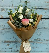 Букет цветов из:  Розы и Лизиантусы в Дмитриеве