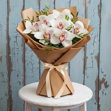 Букет цветов из:  Орхидеи и Розы в Дмитриеве